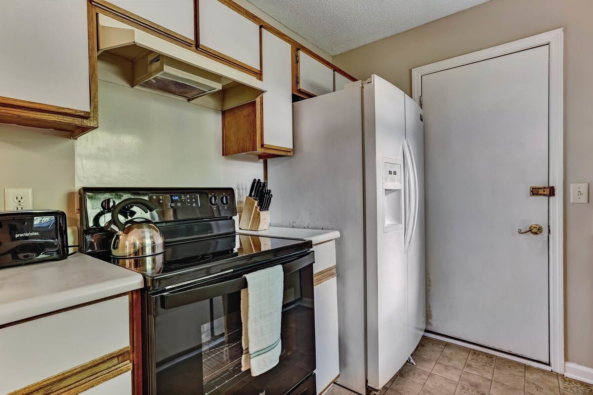 170 Laurelwood Dr, Savannah