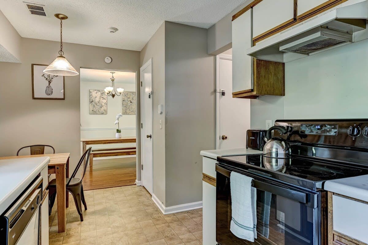 170 Laurelwood Dr, Savannah