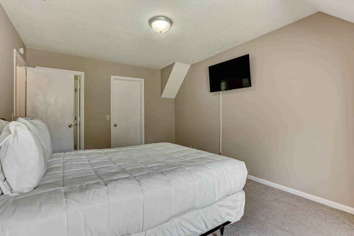 170 Laurelwood Dr, Savannah