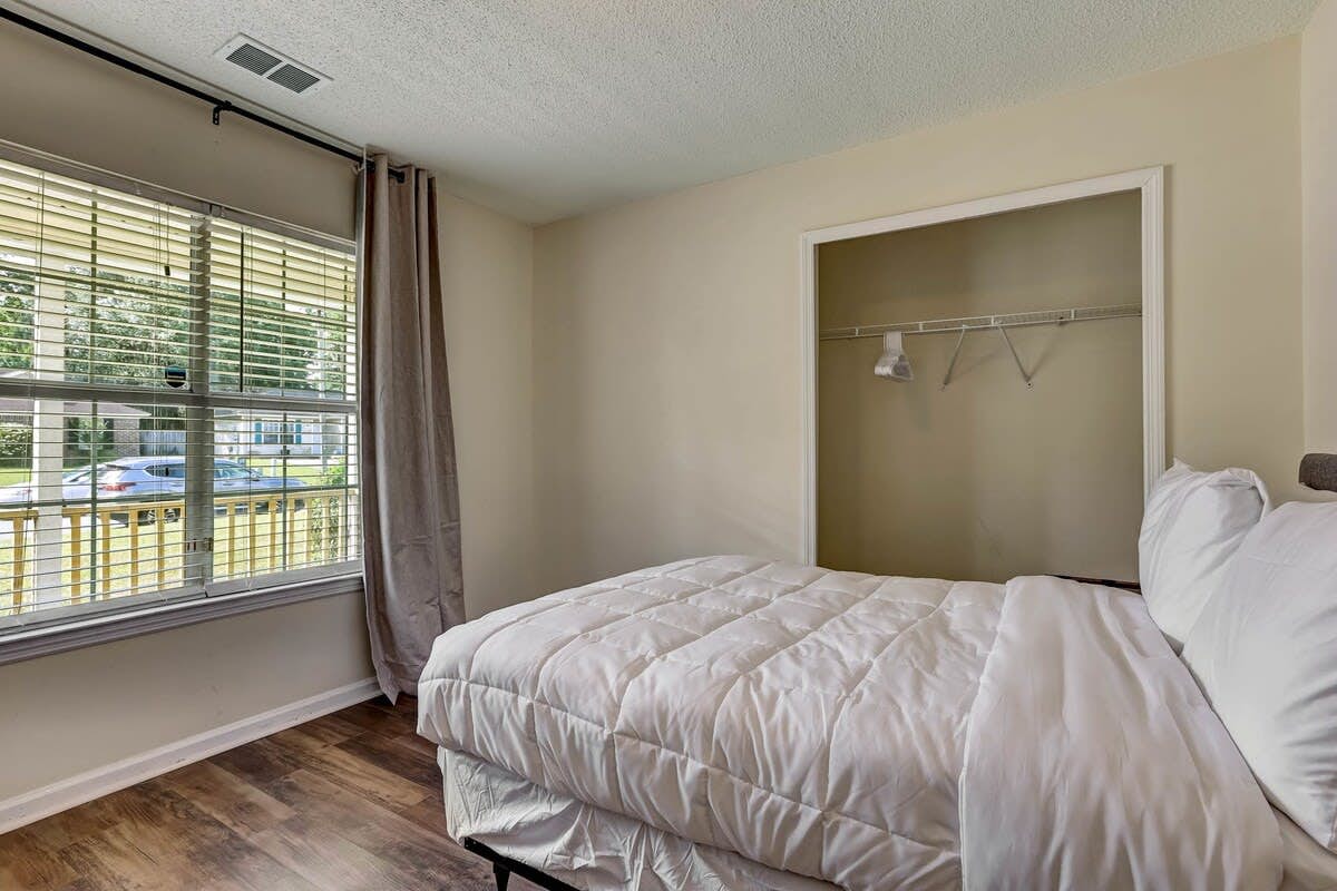 170 Laurelwood Dr, Savannah