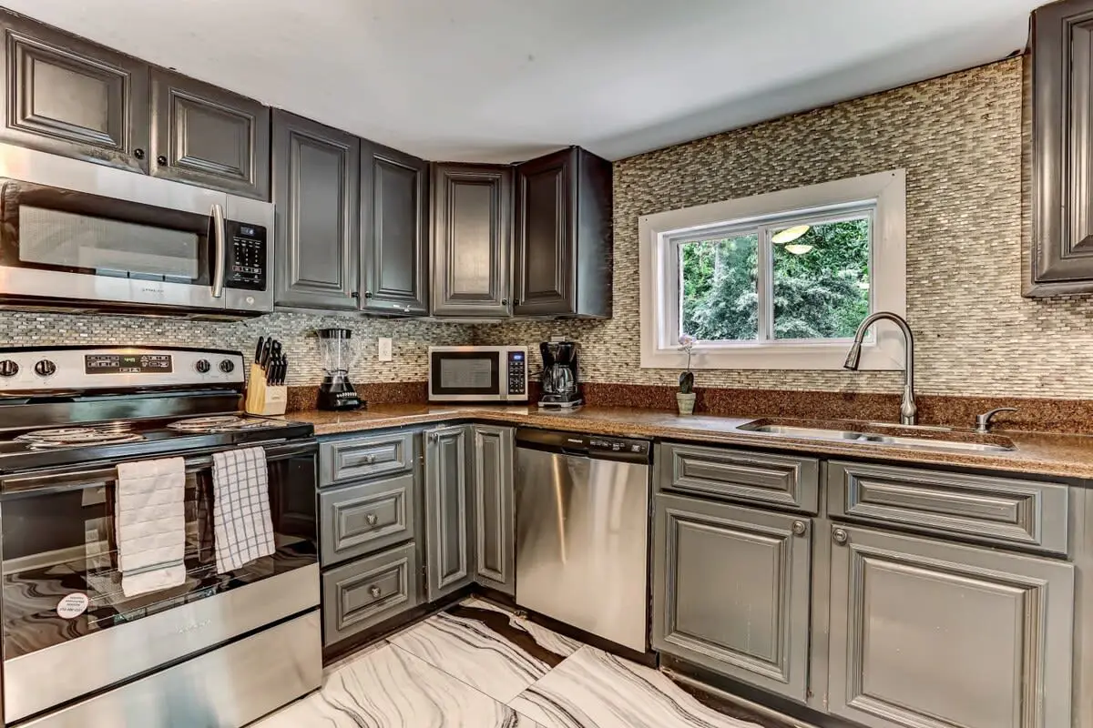 Unit A & B, 561 Mendel Ave, Savannah