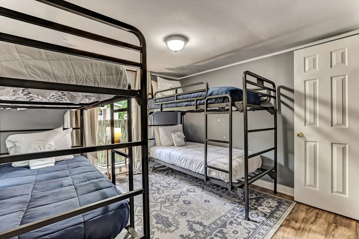 Unit A & B, 561 Mendel Ave, Savannah