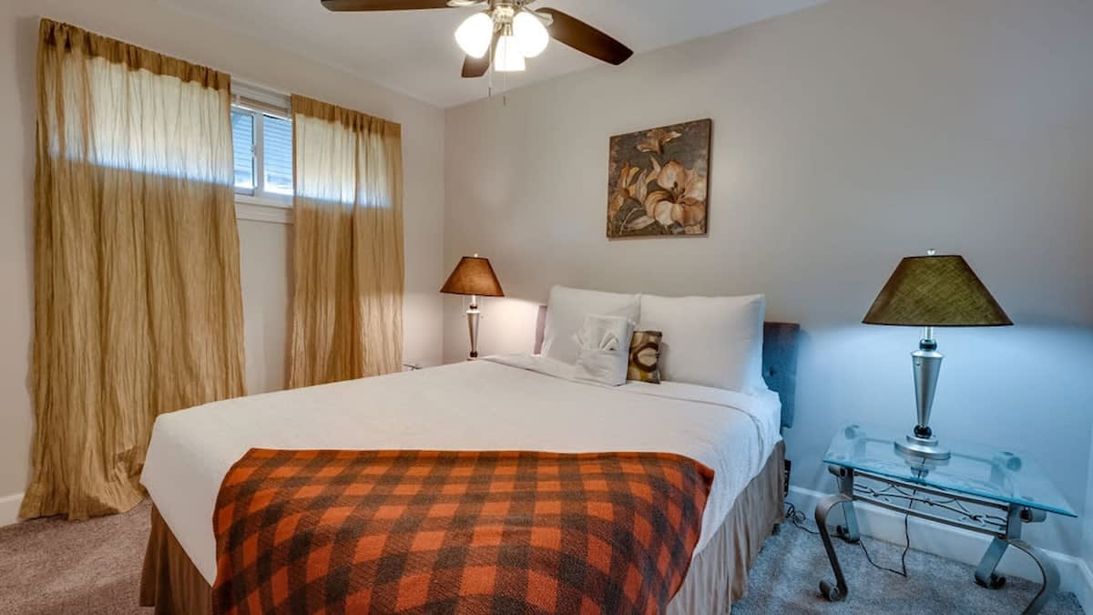 Near Downtown, River, & Airport! Garden City Bliss