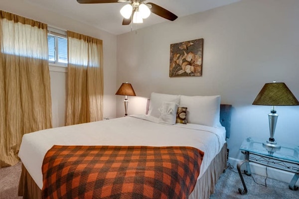 Near Downtown, River, & Airport! Garden City Bliss