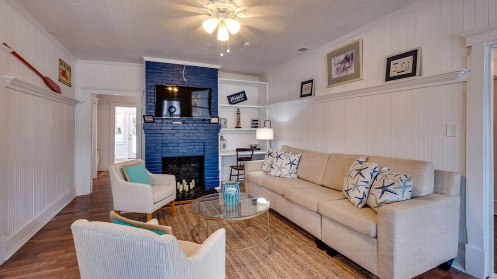 Unit C, 16 13th St, Tybee