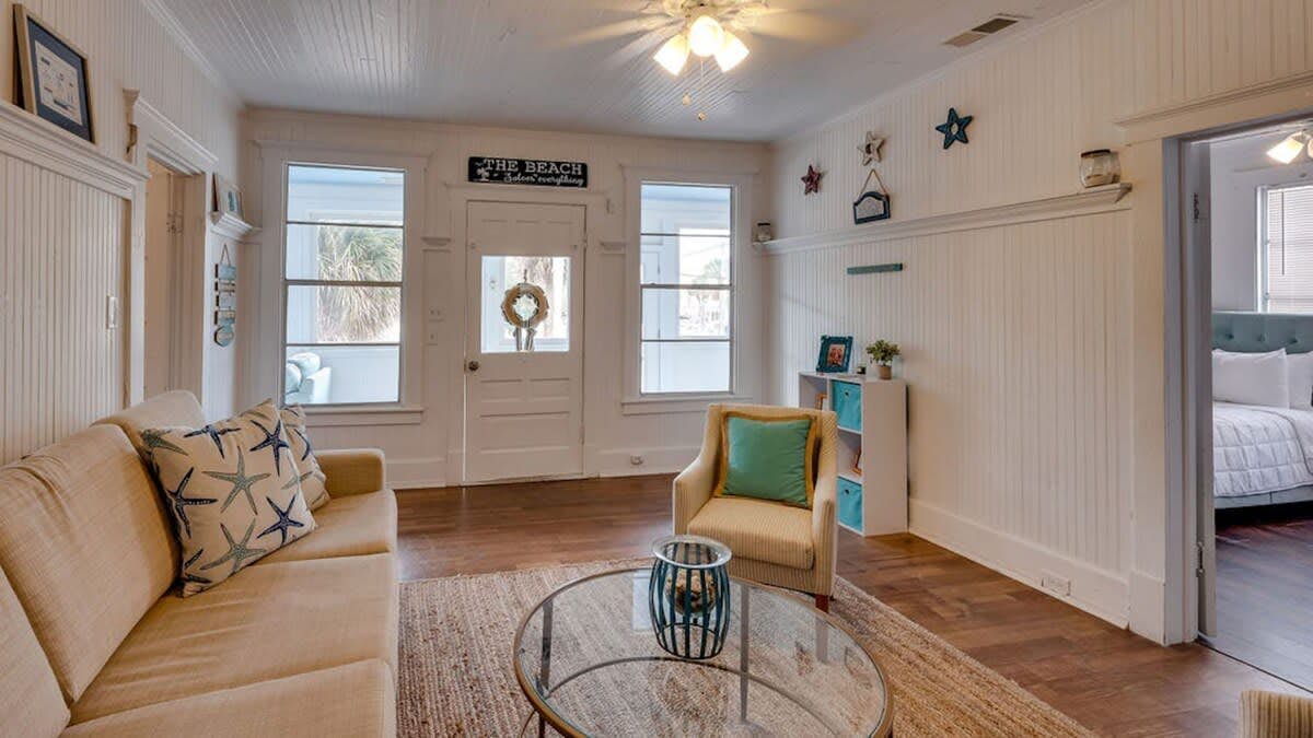 Unit C, 16 13th St, Tybee