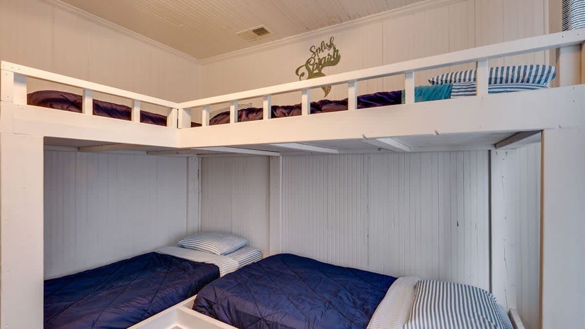 Unit C, 16 13th St, Tybee