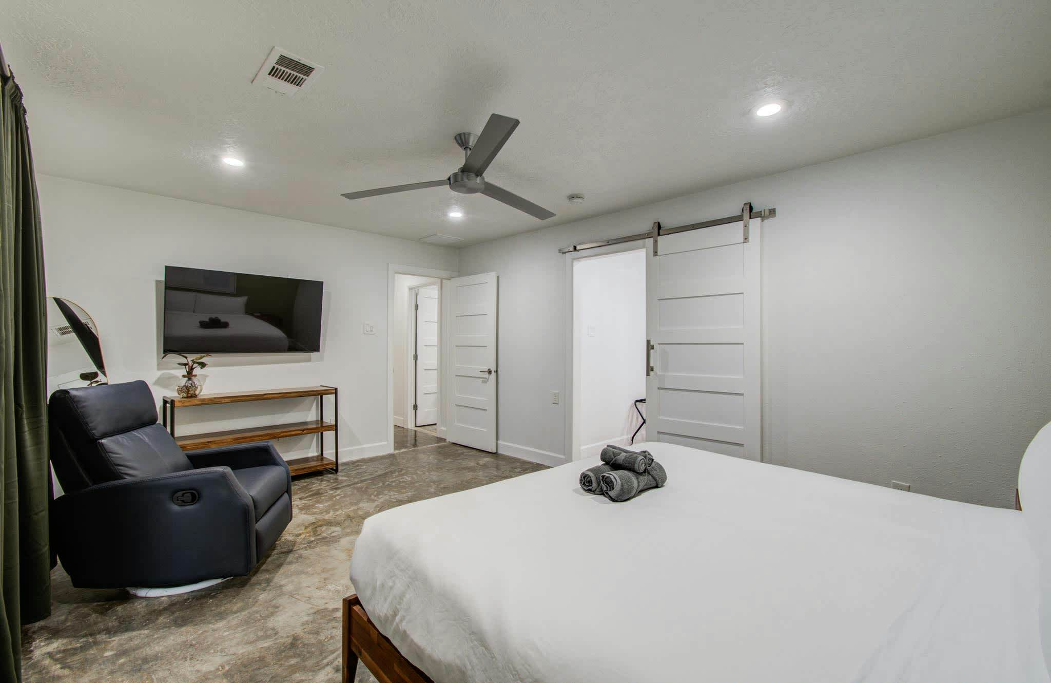 Rustic Modern Escape | 4-BD/2-BA with Pool & Patio