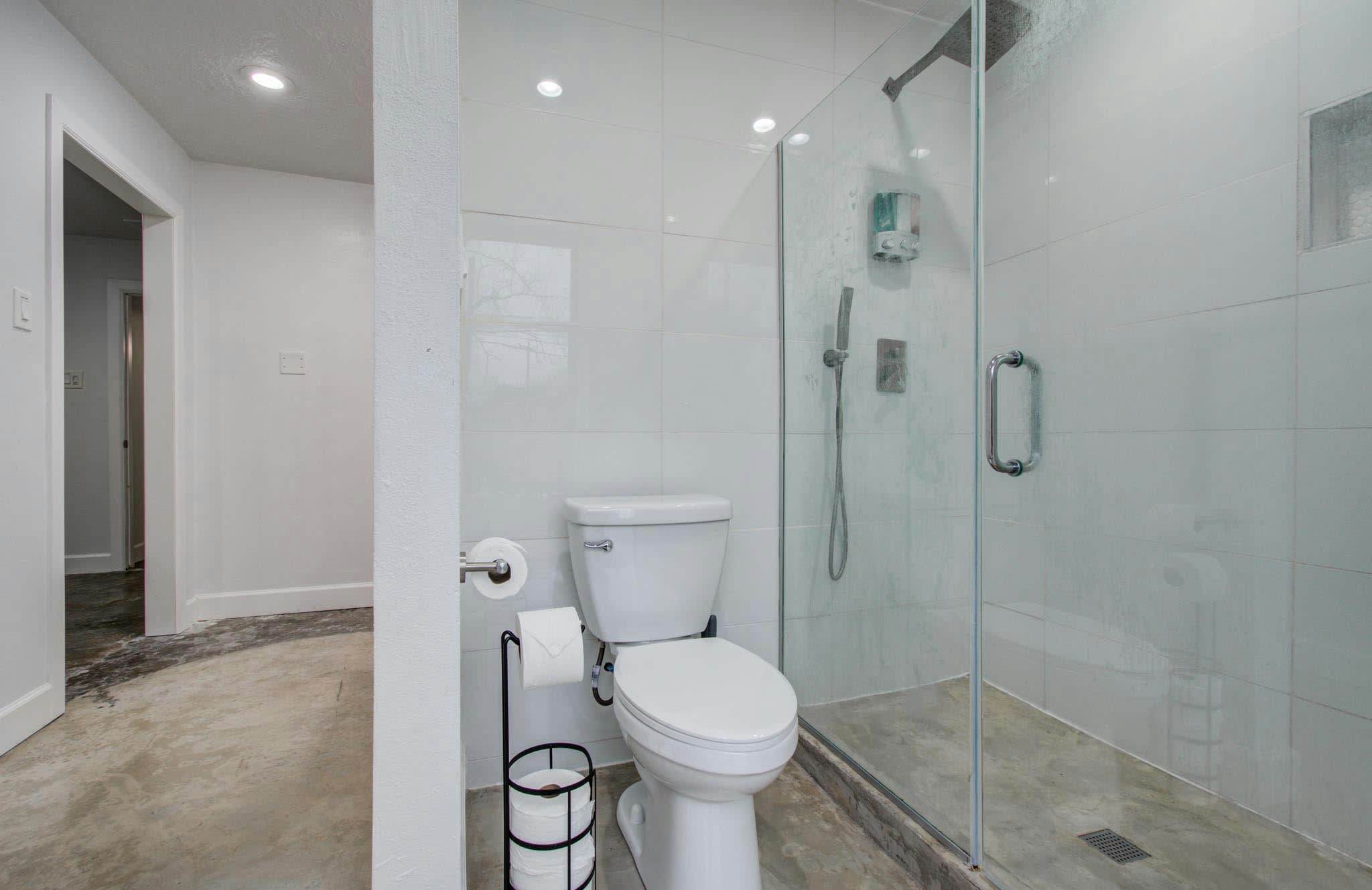 Rustic Modern Escape | 4-BD/2-BA with Pool & Patio