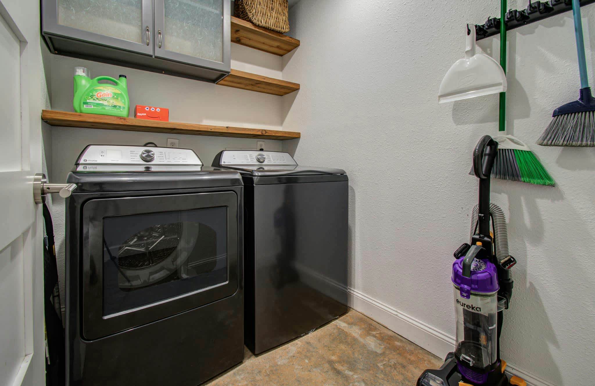 Rustic Modern Escape | 4-BD/2-BA with Pool & Patio