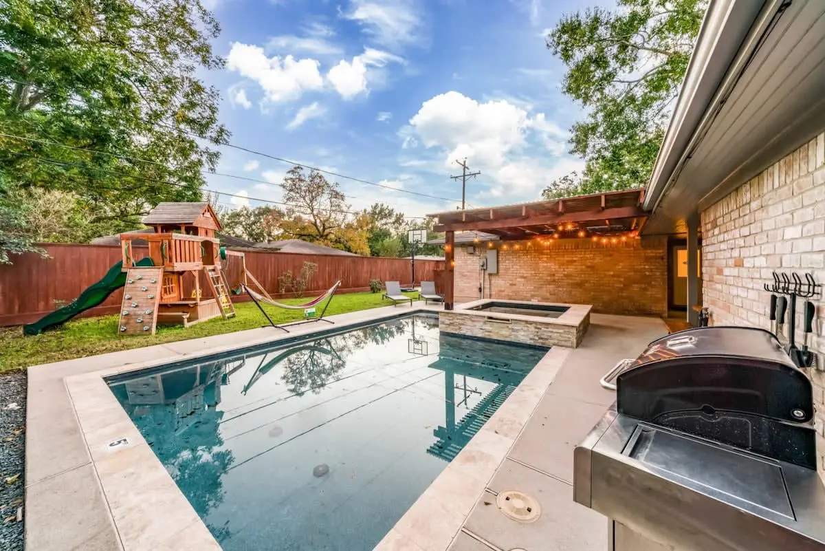 Gorgeous and Cozy Houston home w/ a private Pool
