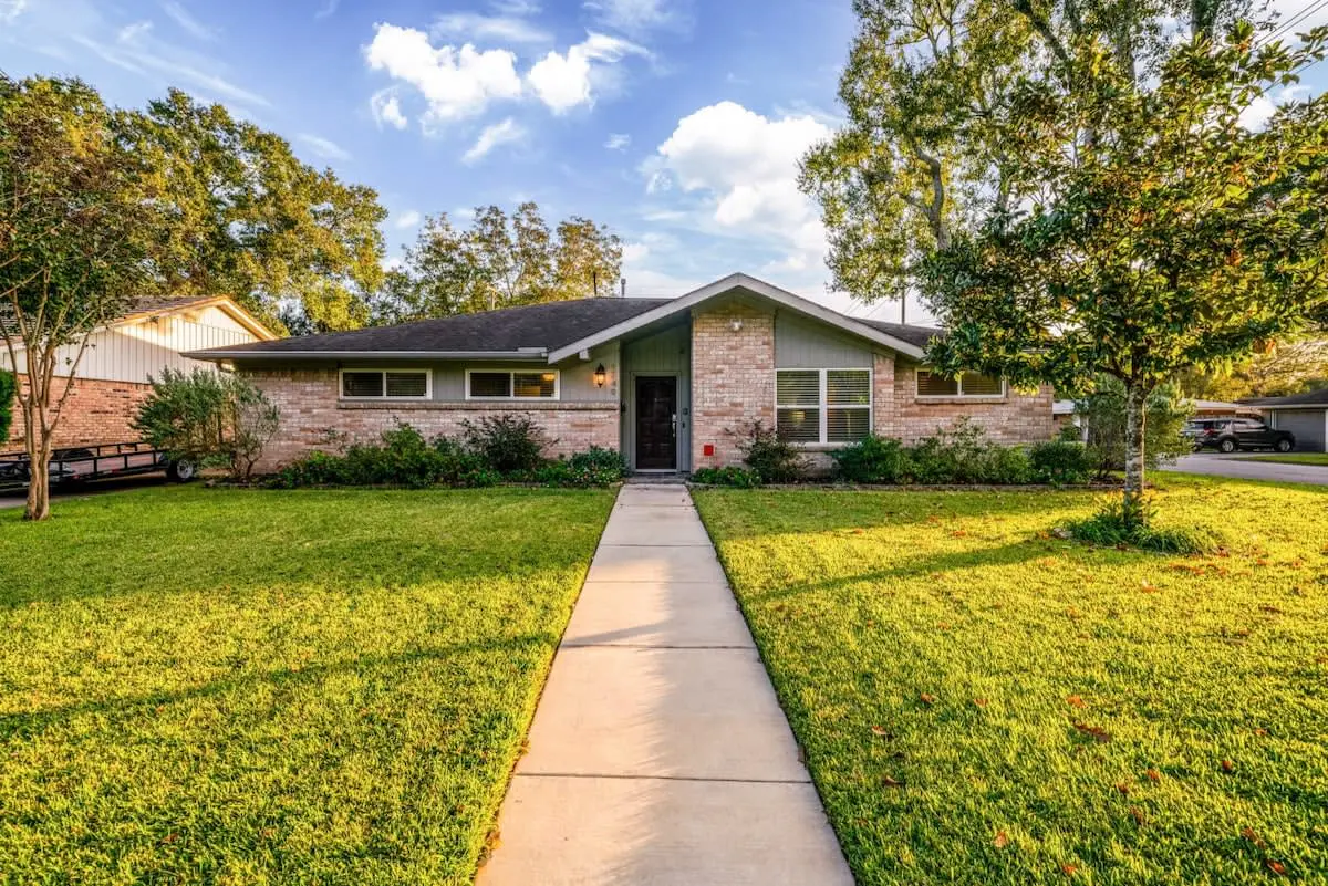 Gorgeous and Cozy Houston home w/ a private Pool