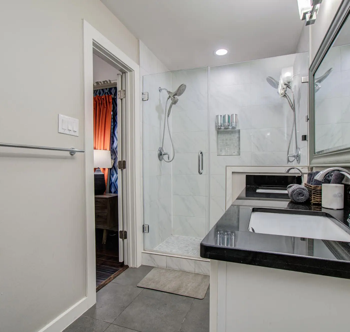 Gorgeous and Cozy Houston home w/ a private Pool