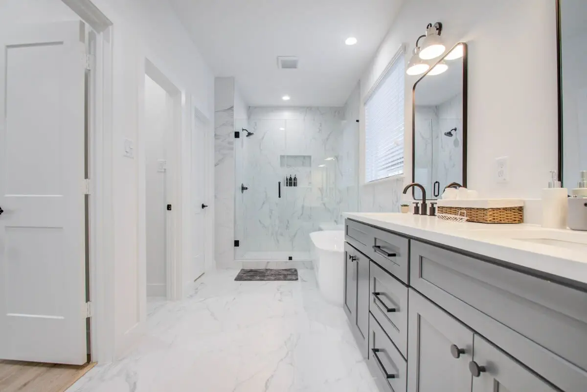 Modern Farmhouse, Mins Restaurants & Attractions