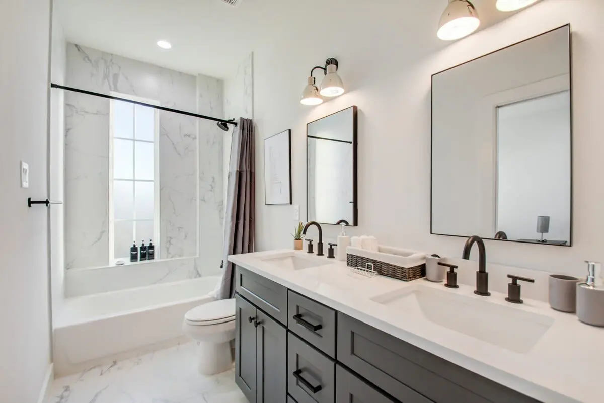 Modern Farmhouse, Mins Restaurants & Attractions