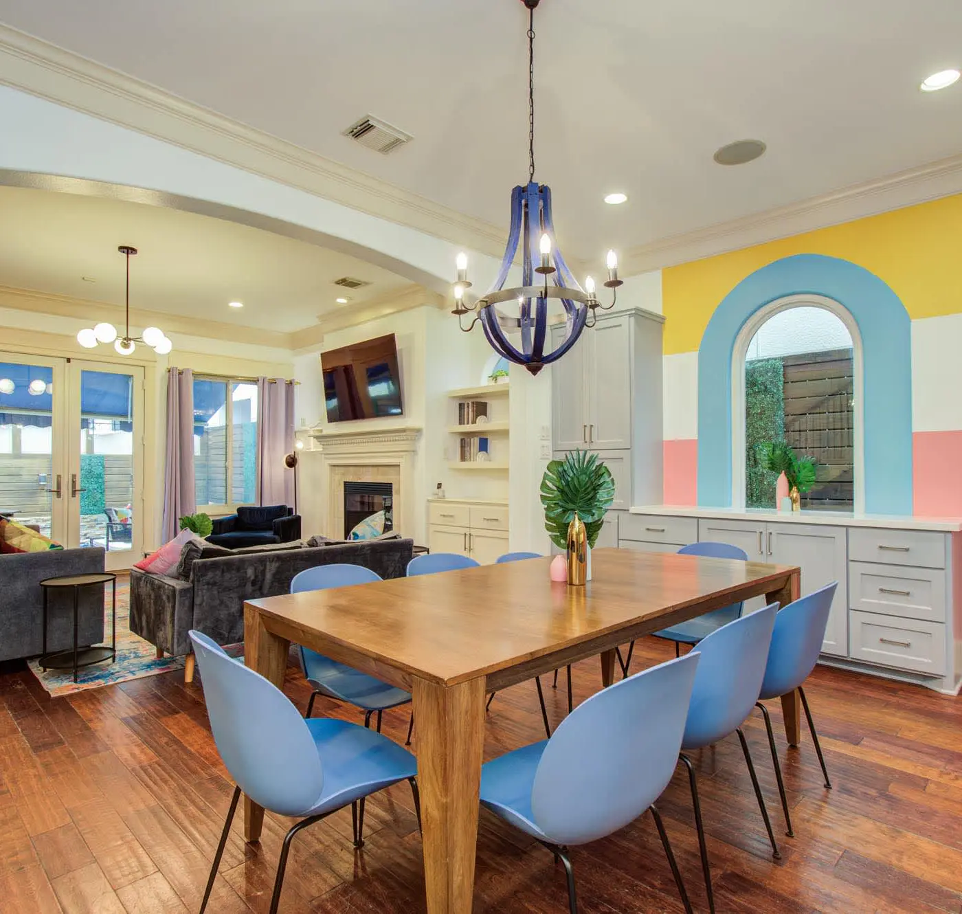 Houston Centrally Located w/ Backyard Pool Retreat