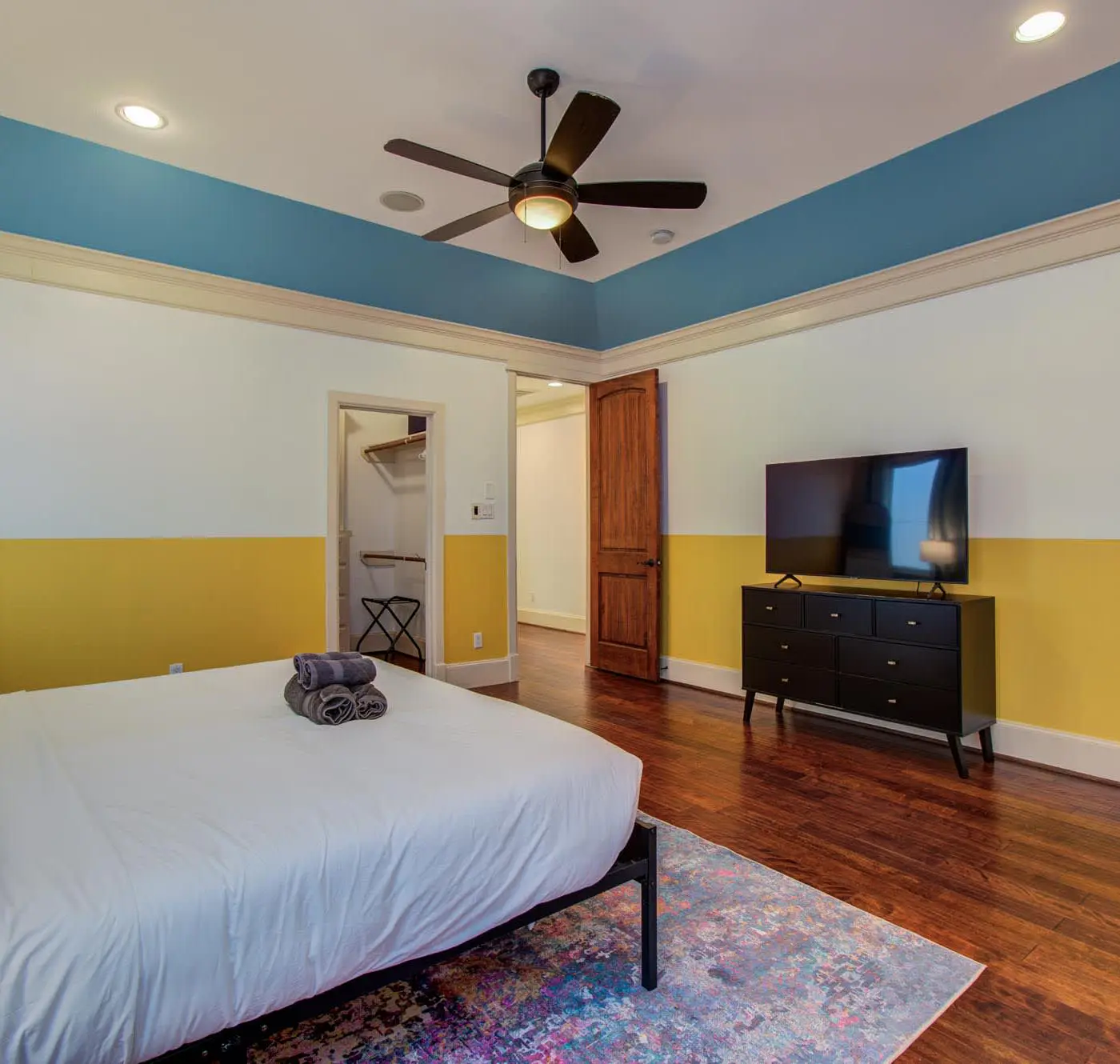 Houston Centrally Located w/ Backyard Pool Retreat