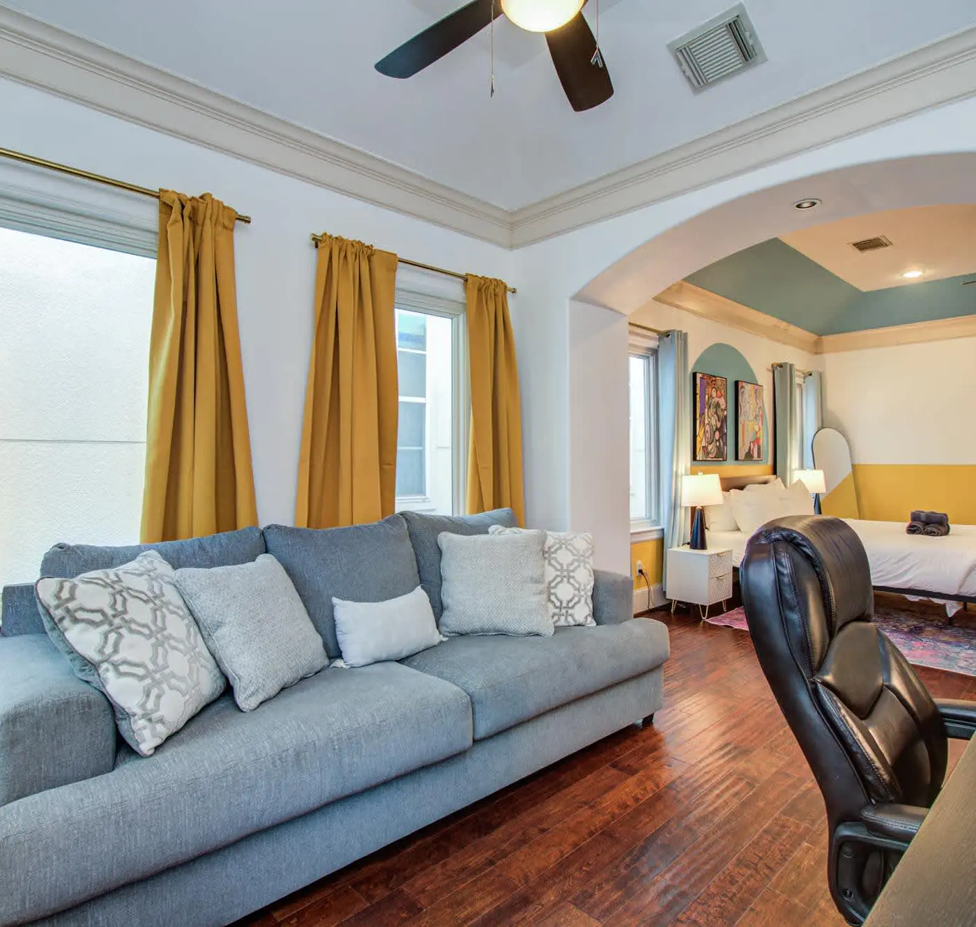 Houston Centrally Located w/ Backyard Pool Retreat