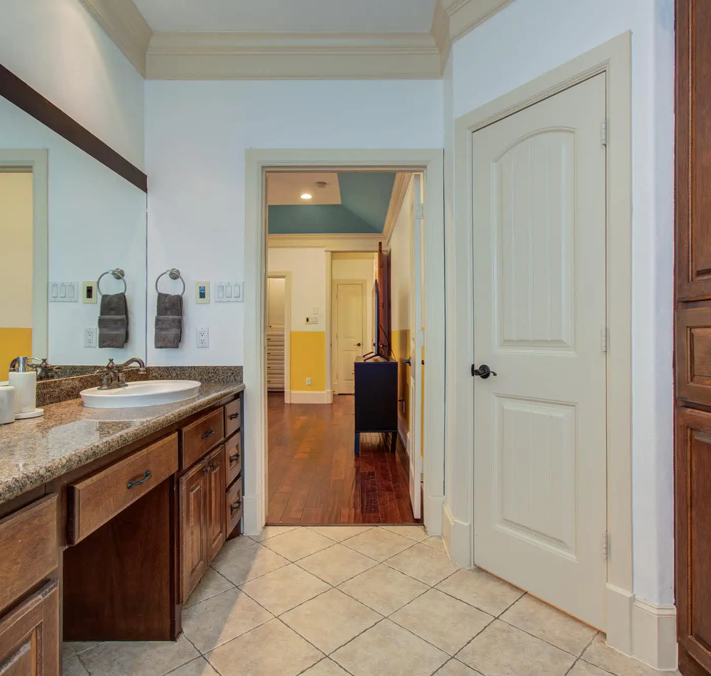 Houston Centrally Located w/ Backyard Pool Retreat