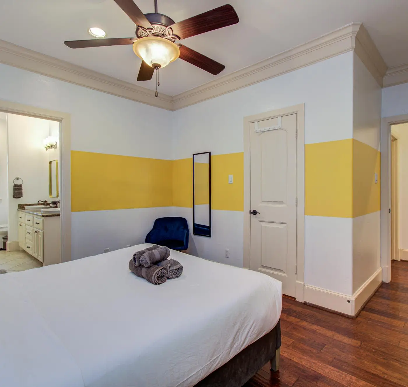 Houston Centrally Located w/ Backyard Pool Retreat