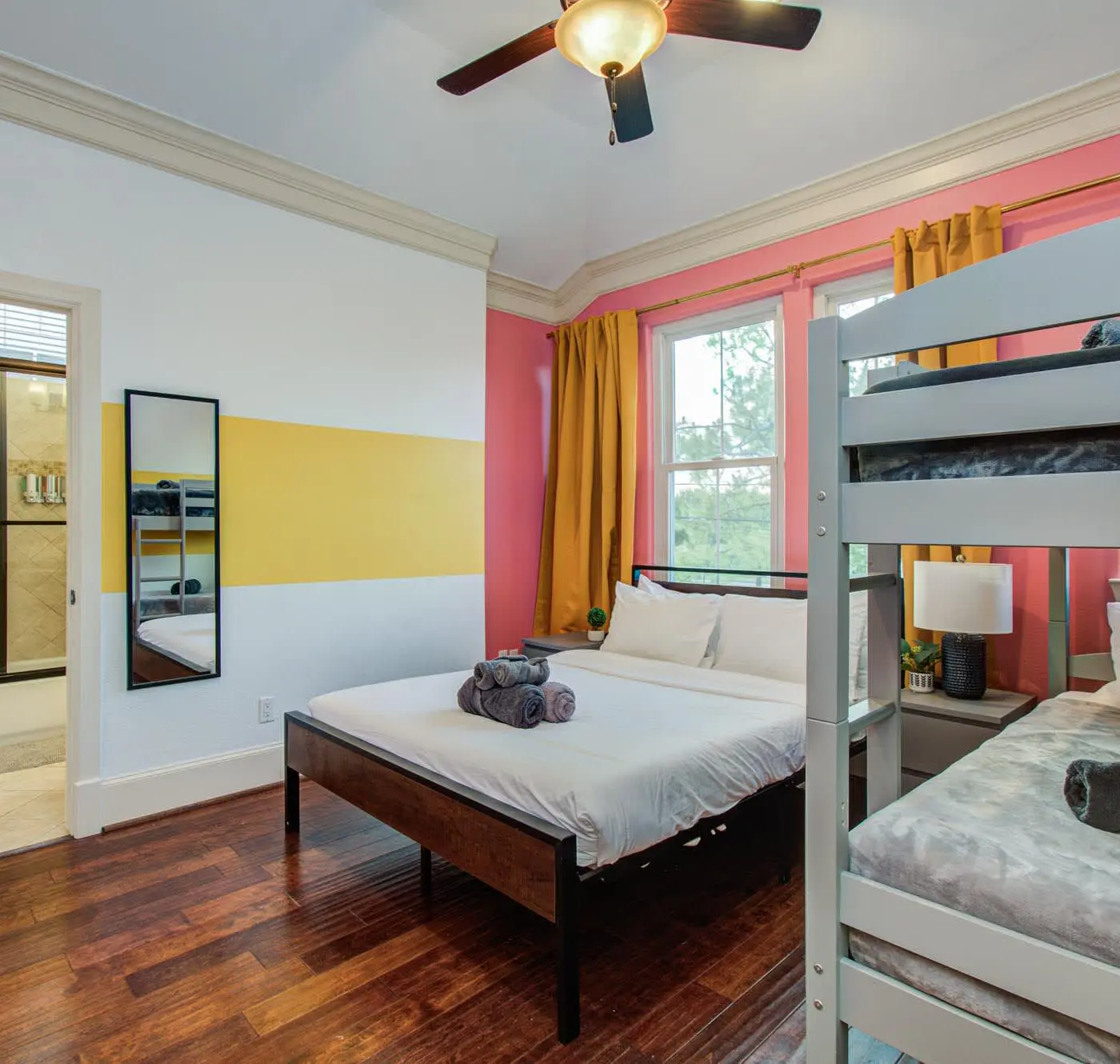 Houston Centrally Located w/ Backyard Pool Retreat