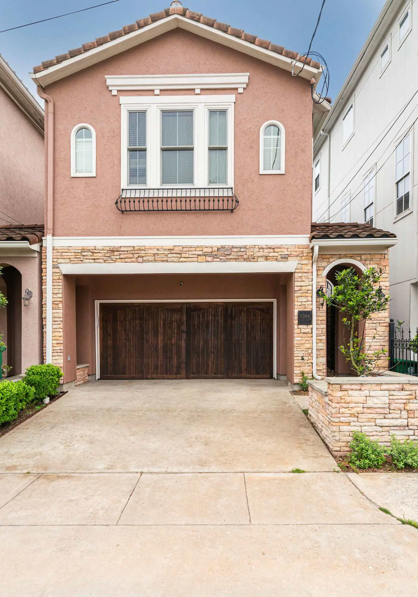 Houston Centrally Located w/ Backyard Pool Retreat