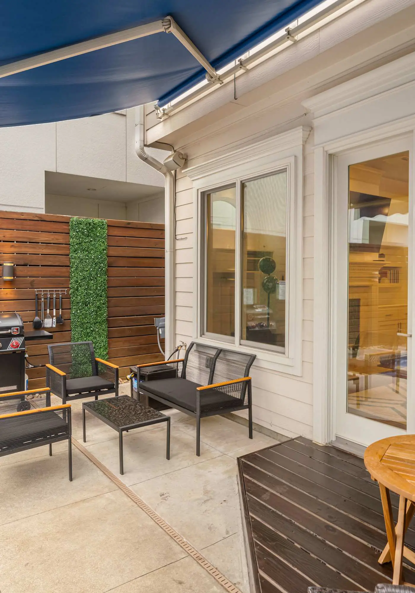 Houston Centrally Located w/ Backyard Pool Retreat