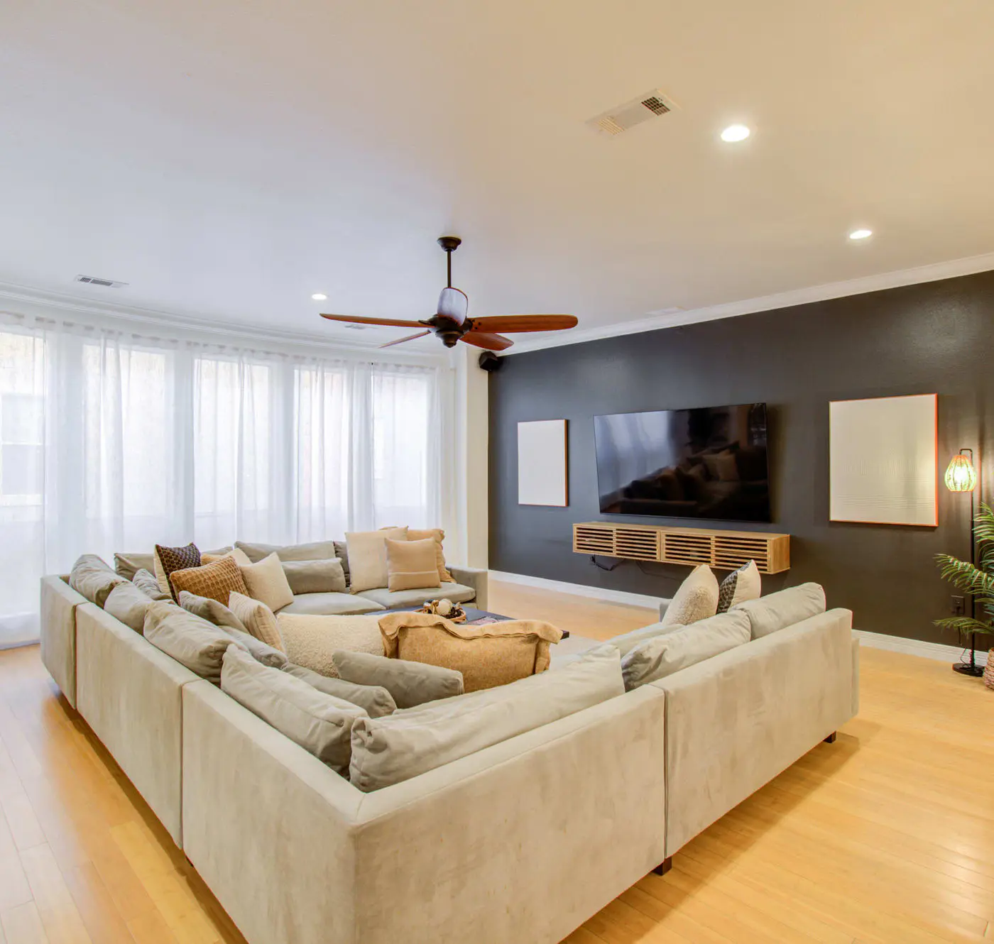 Best of Midtown-3 Bedrooms, Minutes to Attractions