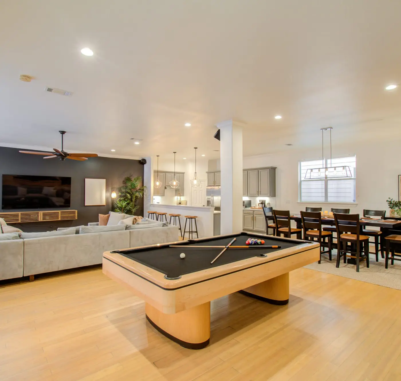 Best of Midtown-3 Bedrooms, Minutes to Attractions