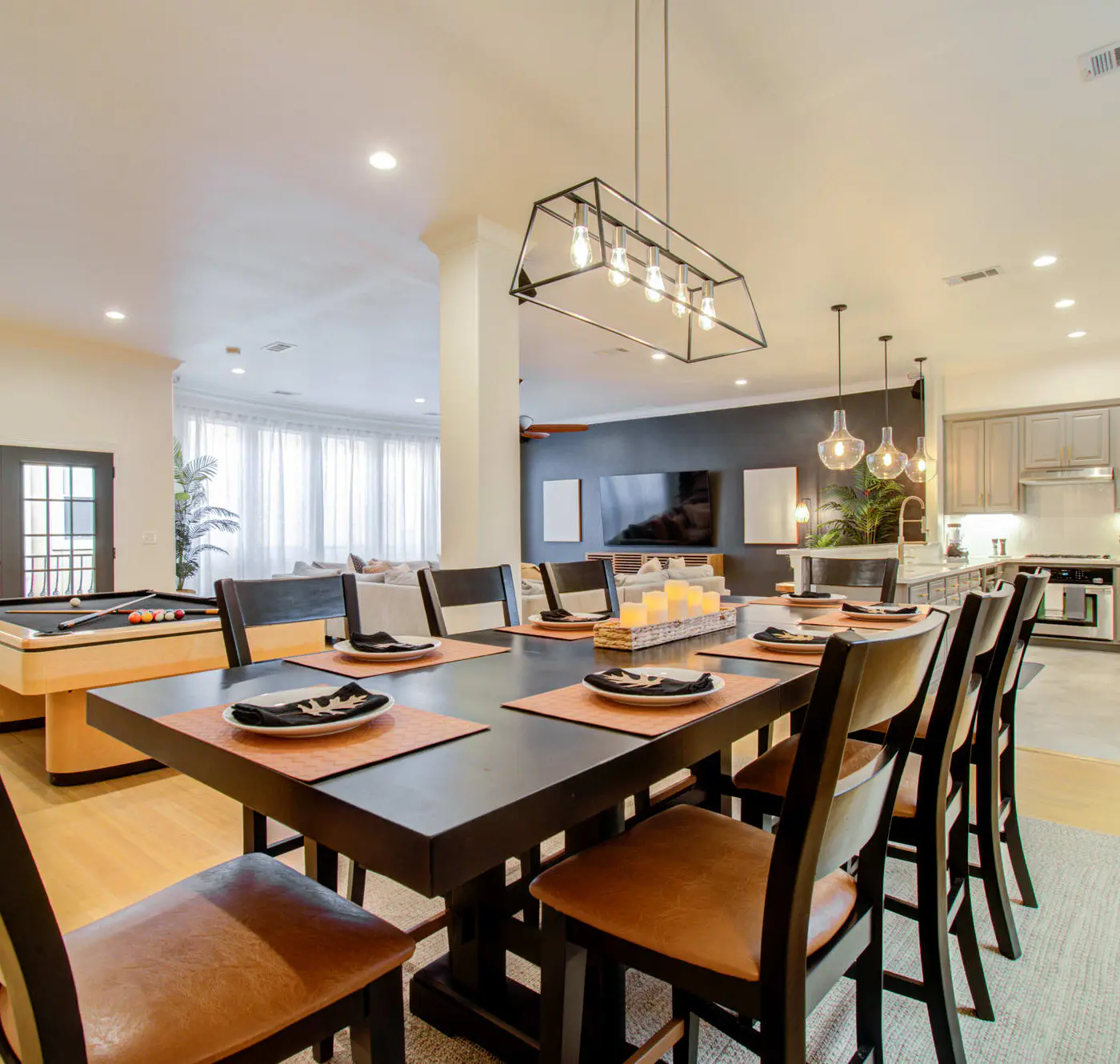 Best of Midtown-3 Bedrooms, Minutes to Attractions