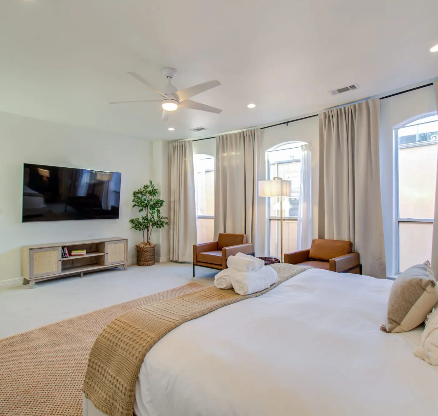 Best of Midtown-3 Bedrooms, Minutes to Attractions