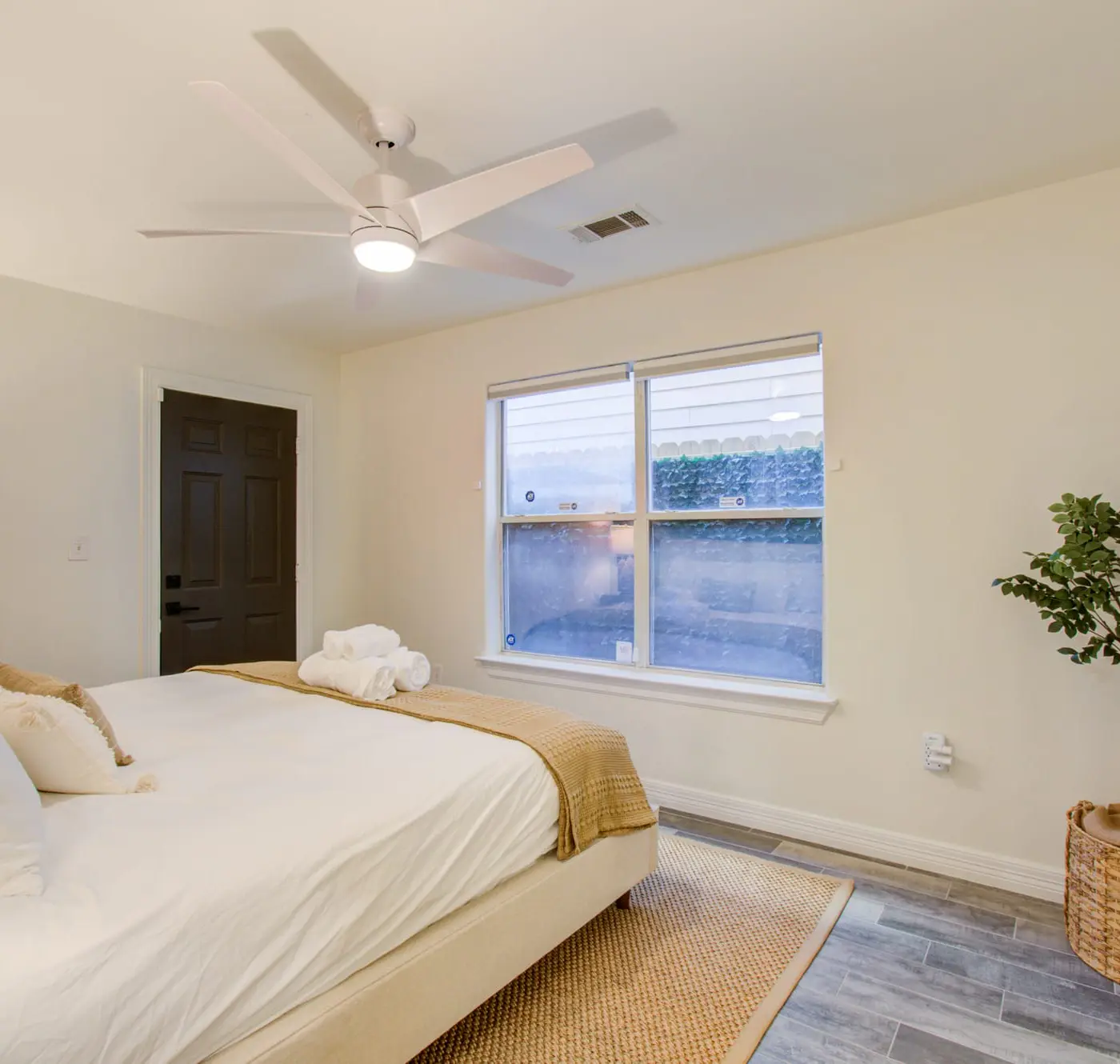 Best of Midtown-3 Bedrooms, Minutes to Attractions