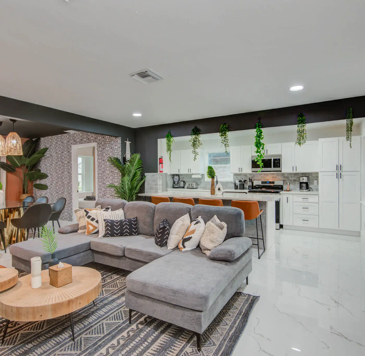 Spring Branch Getaway Feat 5BD, Pool, Hot tub