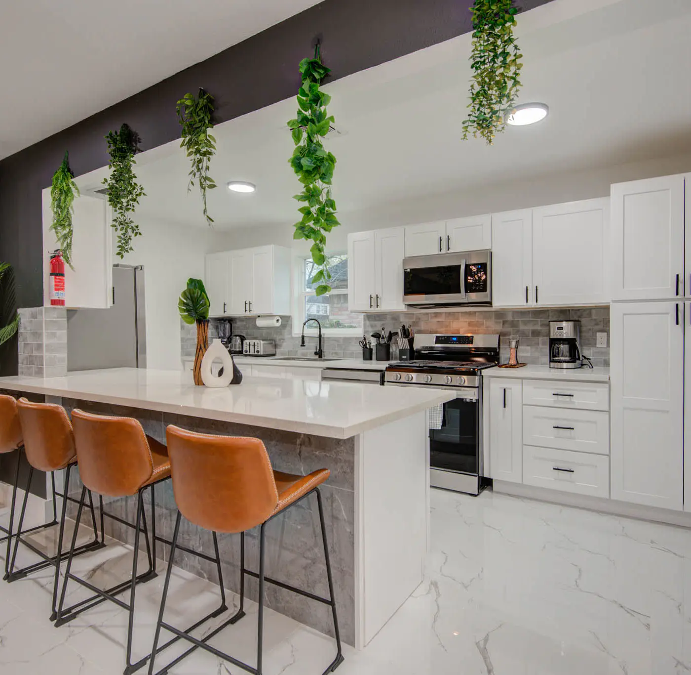 Spring Branch Getaway Feat 5BD, Pool, Hot tub