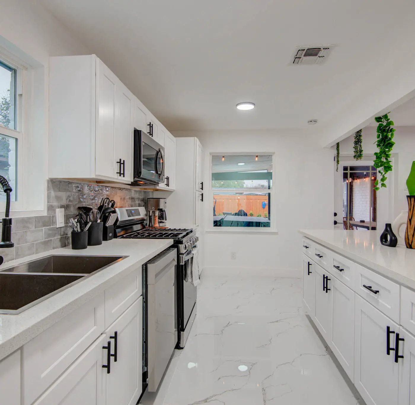 Spring Branch Getaway Feat 5BD, Pool, Hot tub