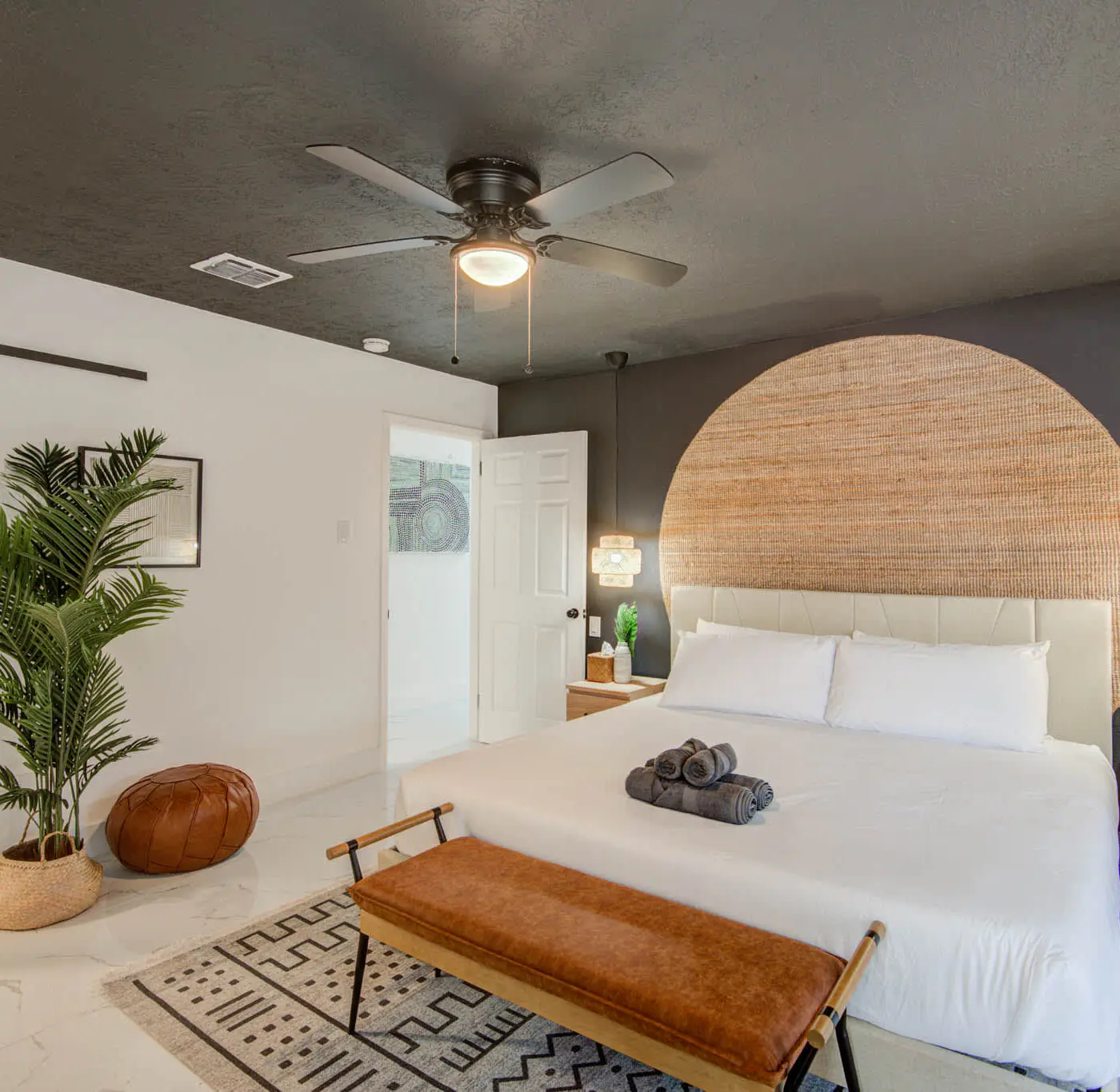 Spring Branch Getaway Feat 5BD, Pool, Hot tub