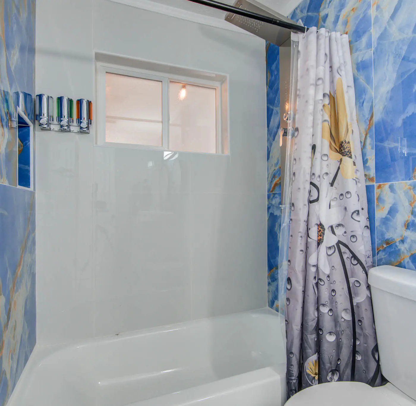 Spring Branch Getaway Feat 5BD, Pool, Hot tub