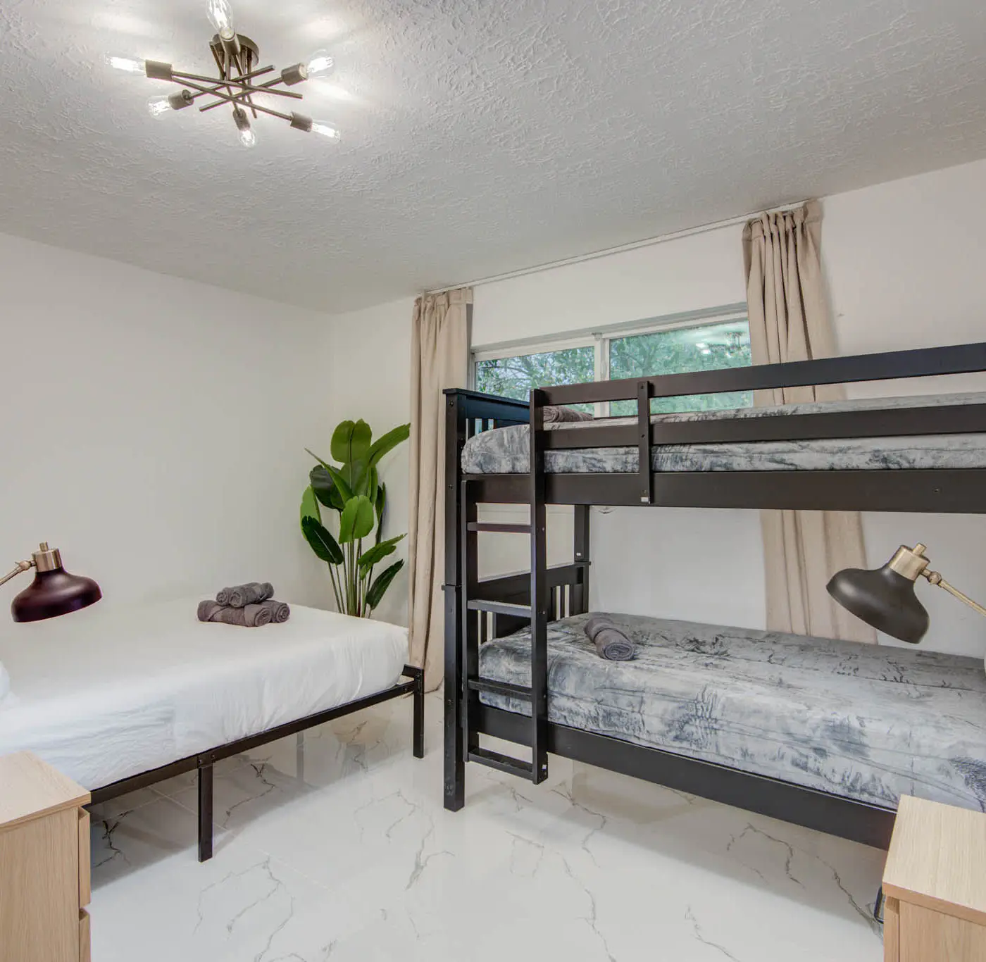 Spring Branch Getaway Feat 5BD, Pool, Hot tub