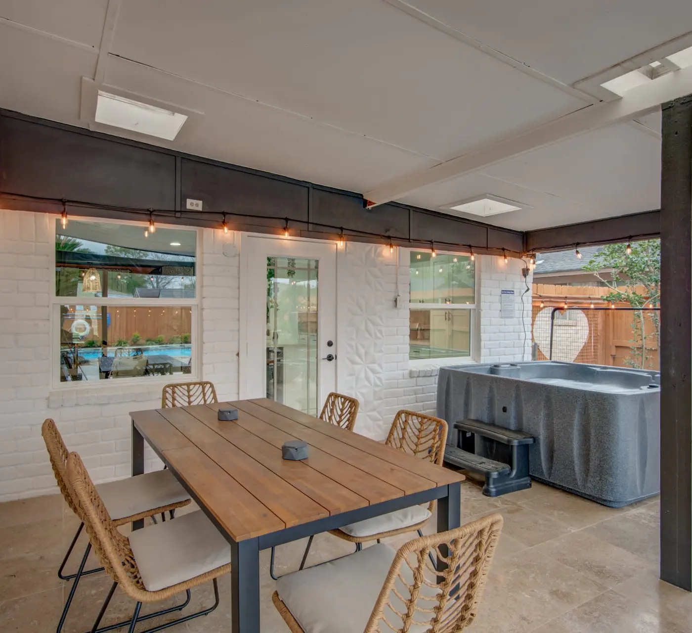 Spring Branch Getaway Feat 5BD, Pool, Hot tub