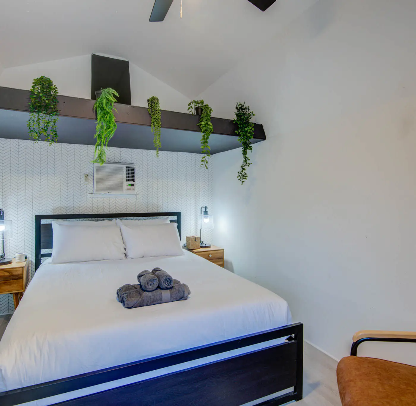 Spring Branch Getaway Feat 5BD, Pool, Hot tub