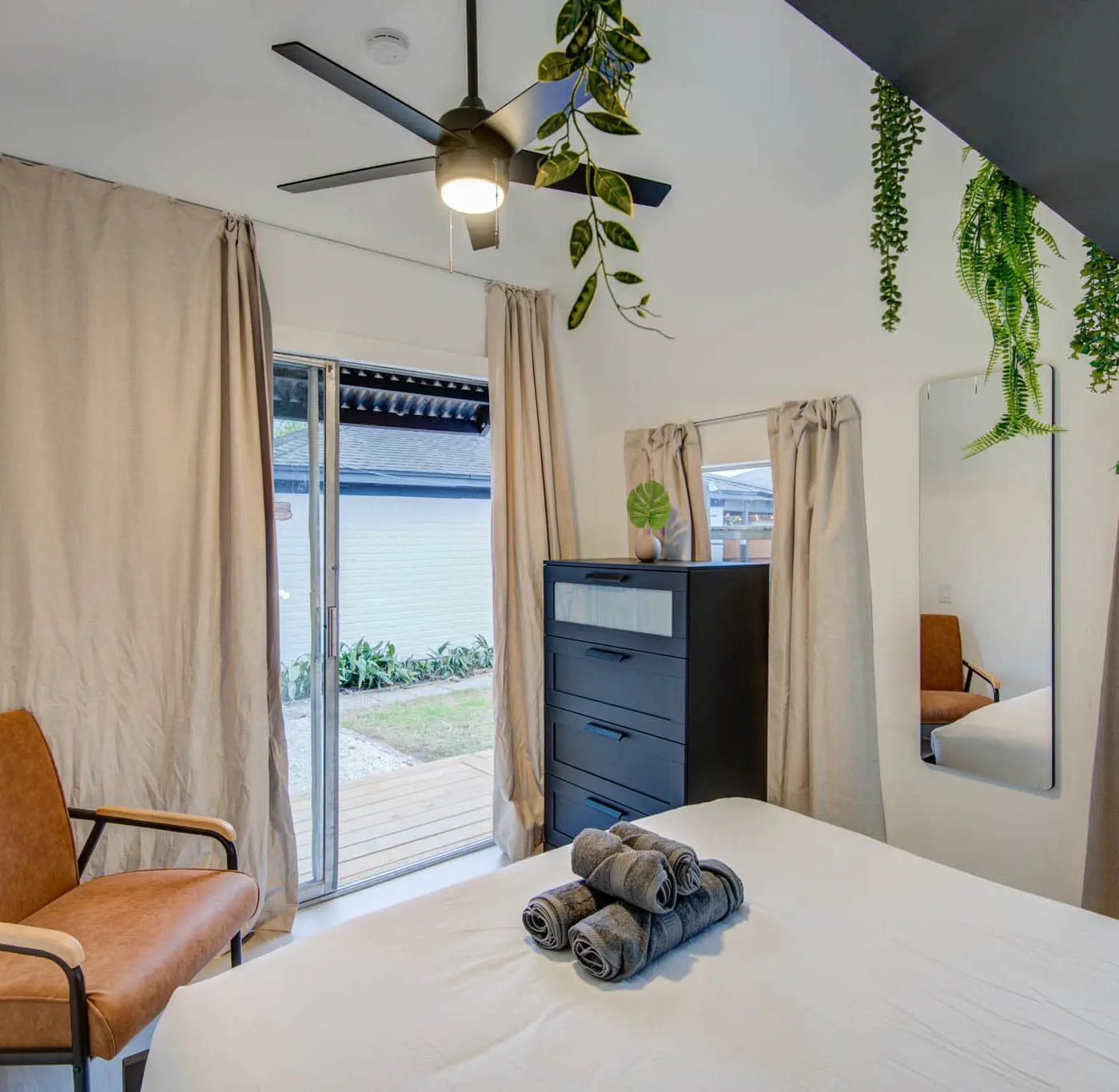 Spring Branch Getaway Feat 5BD, Pool, Hot tub