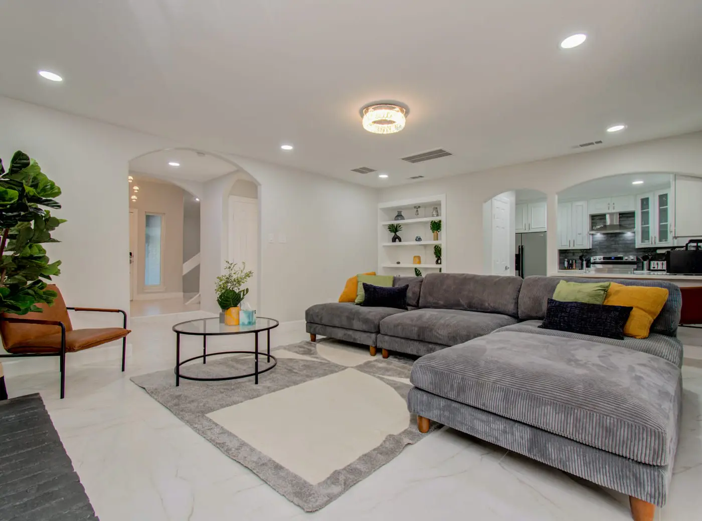 Stunning Modern Dream Home, 5-BD, Sleeps 14