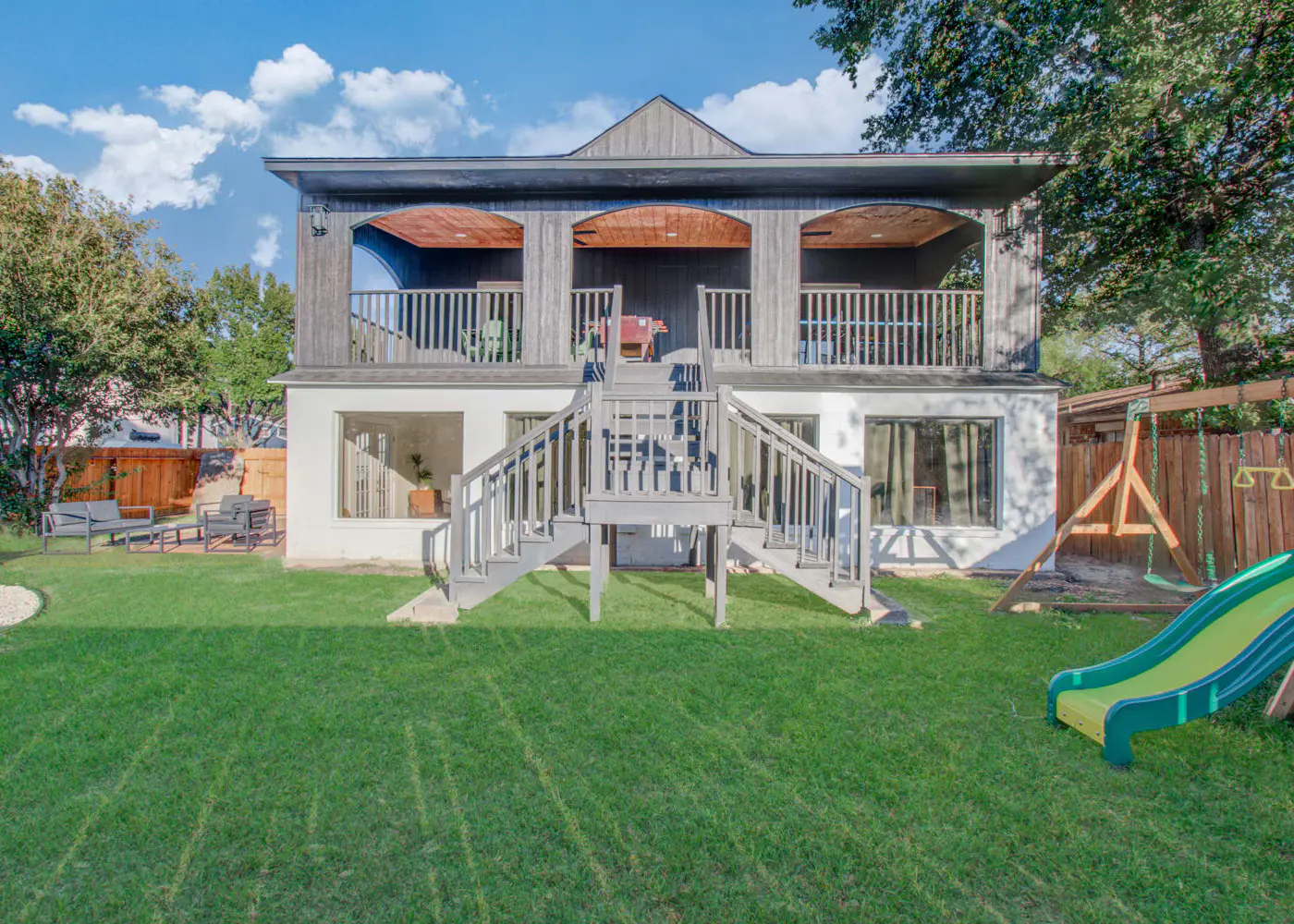 Stunning Modern Dream Home, 5-BD, Sleeps 14