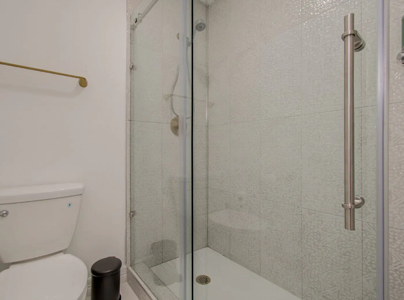 Stunning Modern Dream Home, 5-BD, Sleeps 14