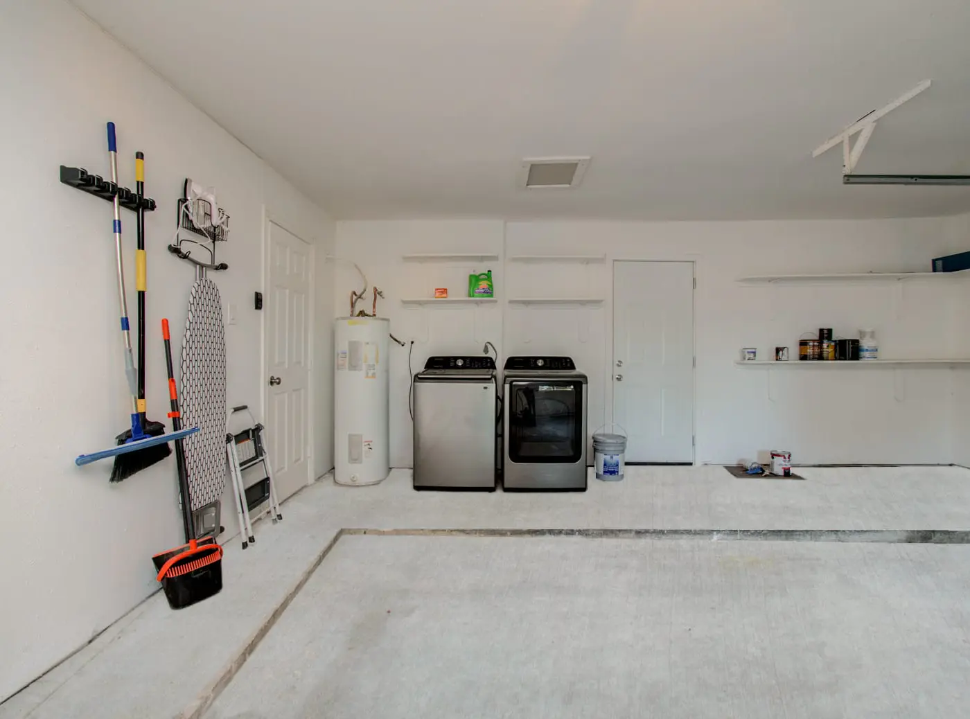 Stunning Modern Dream Home, 5-BD, Sleeps 14