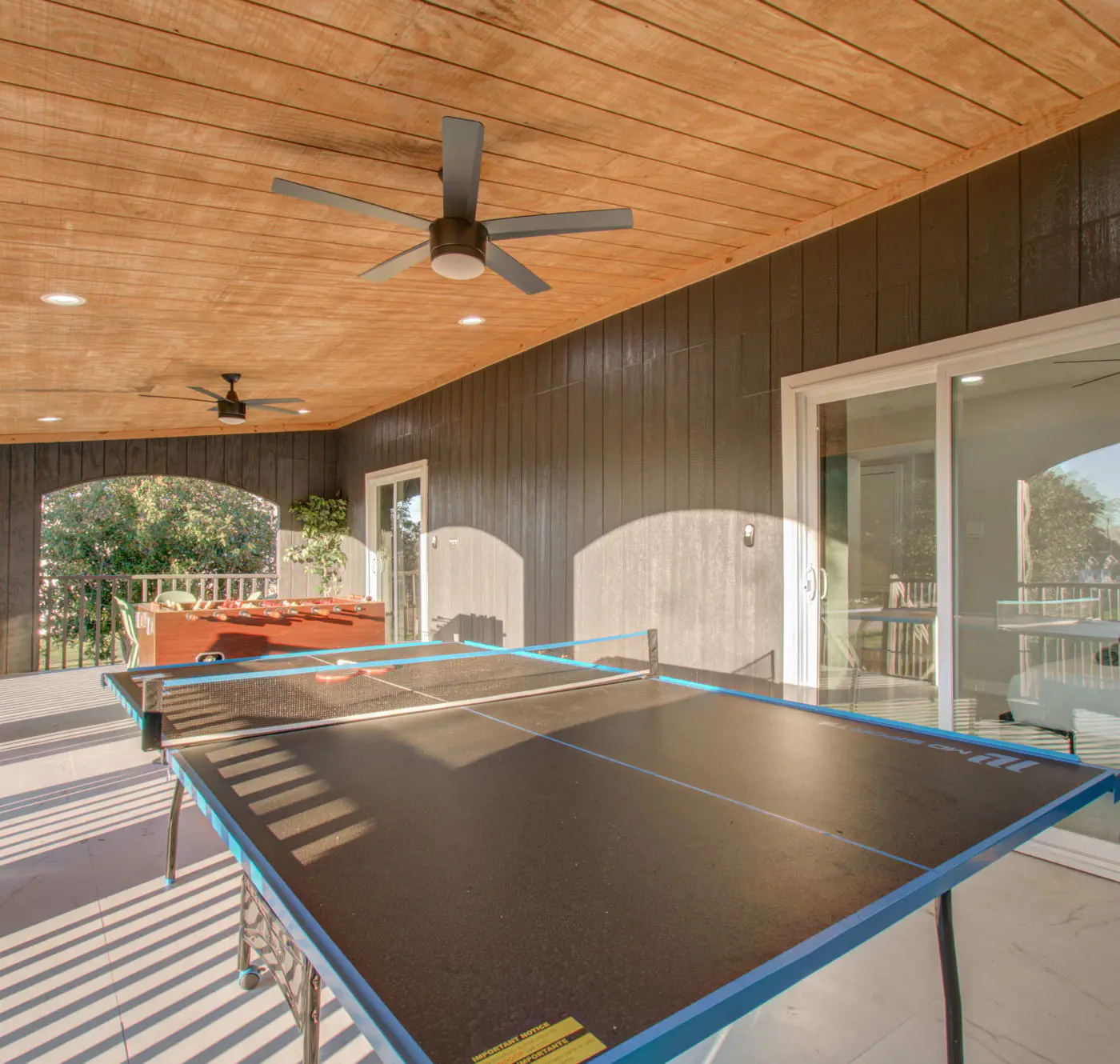 Stunning Modern Dream Home, 5-BD, Sleeps 14