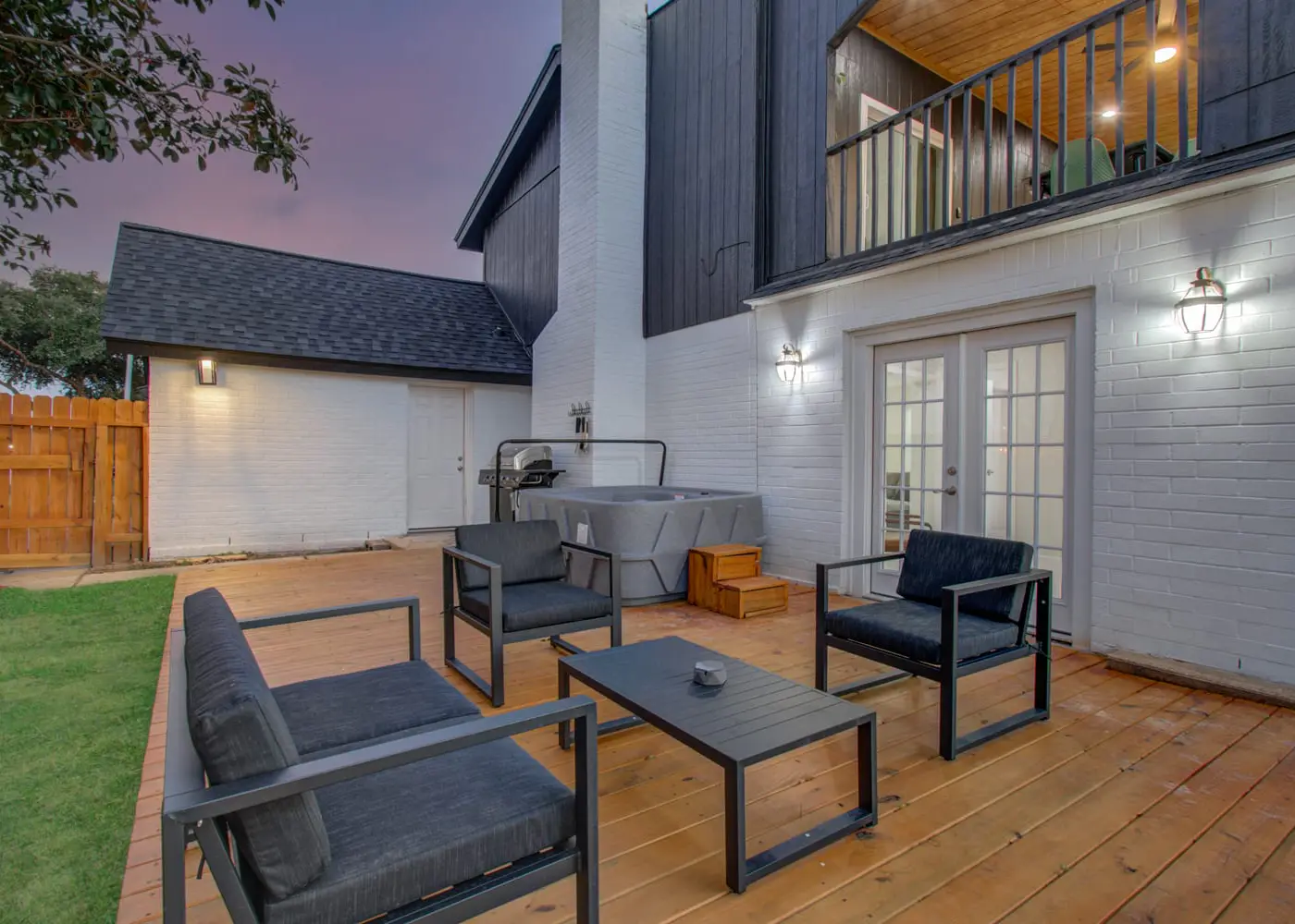 Stunning Modern Dream Home, 5-BD, Sleeps 14