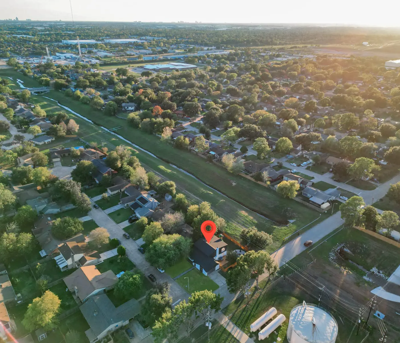 Stunning Modern Dream Home, 5-BD, Sleeps 14