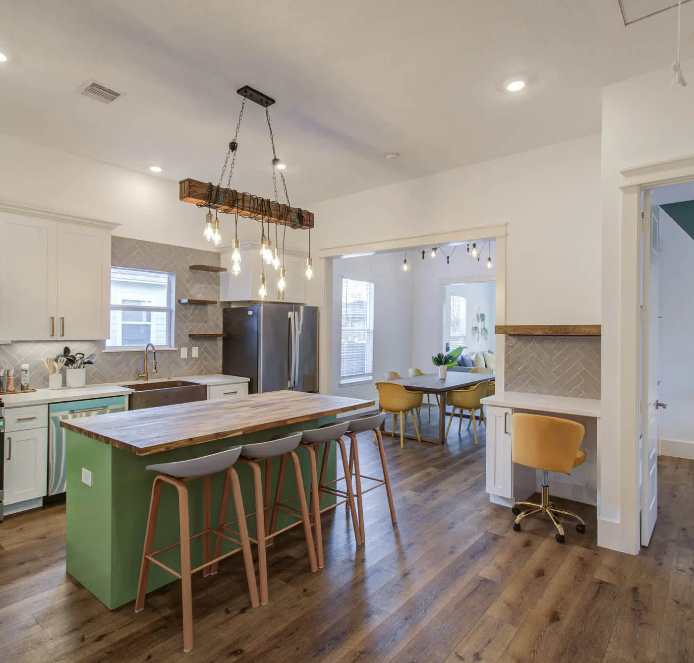 3BD Historic Charm x Modern Amenities w Hot Tub