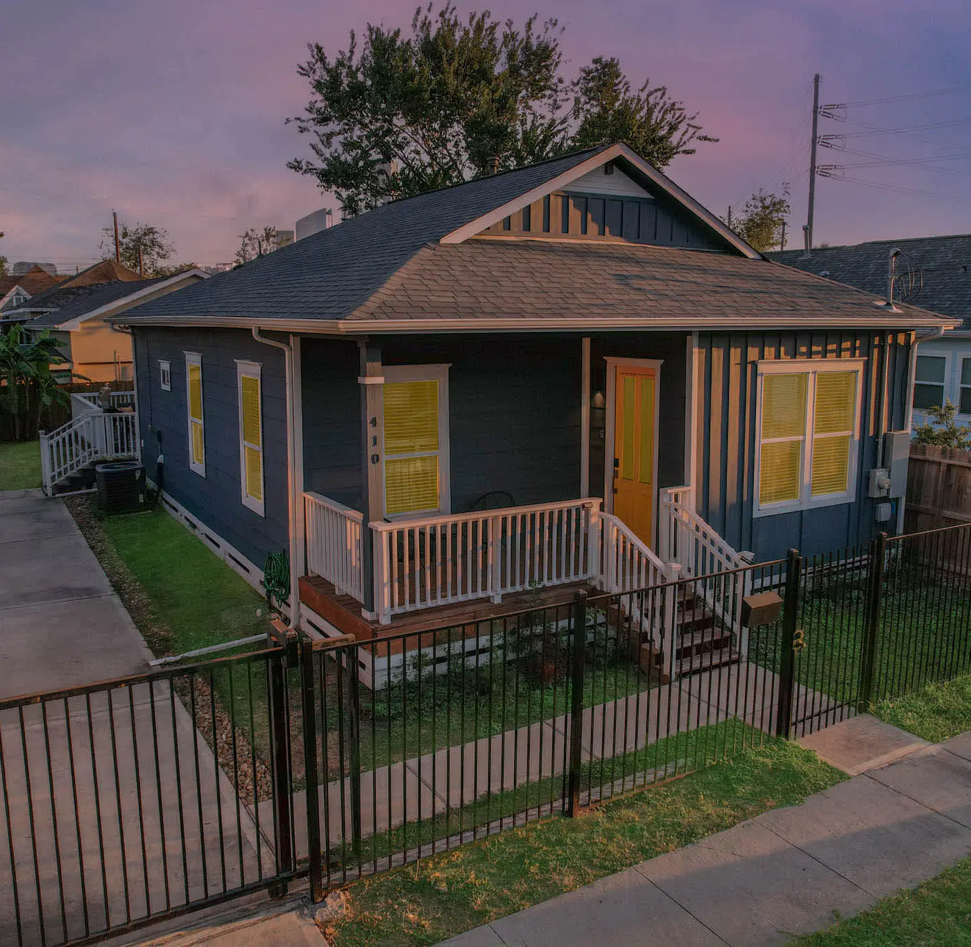 3BD Historic Charm x Modern Amenities w Hot Tub